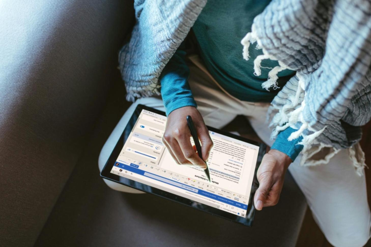 Méthode d'analyse financière avancée avec graphiques et données industrielles